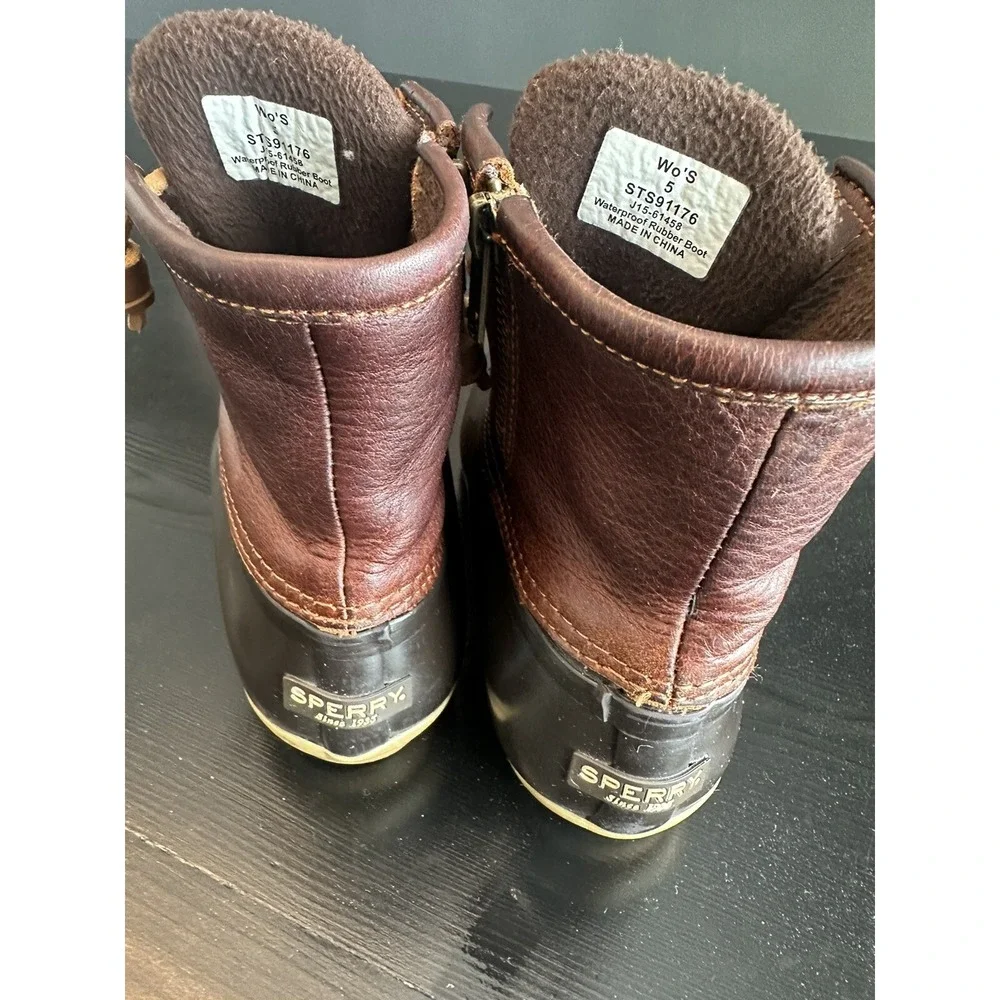 Sperry Women's Size 5 Saltwater‎ Duck Boots